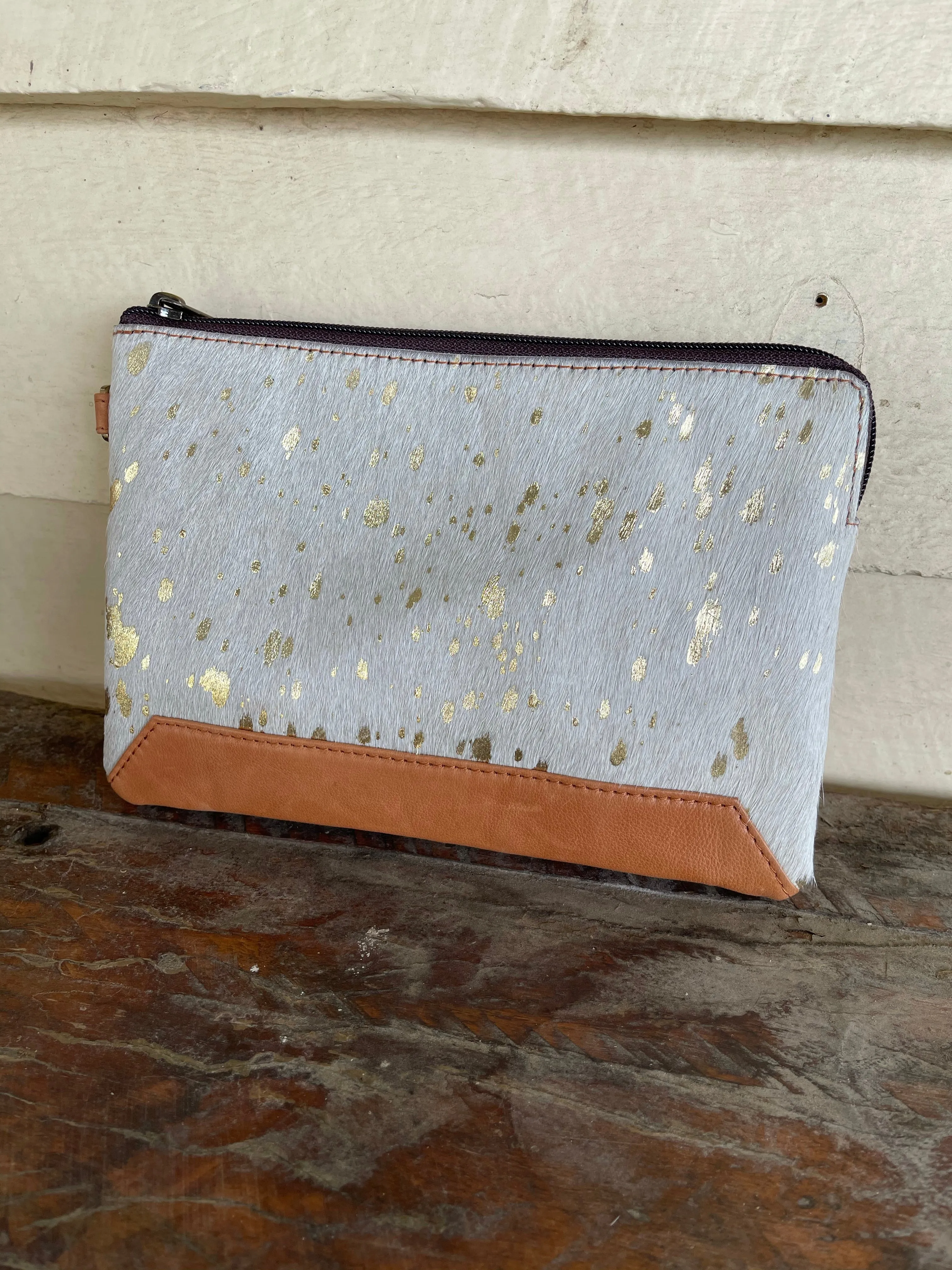 70071 Detroit Cowhide Clutch Tan and Gold