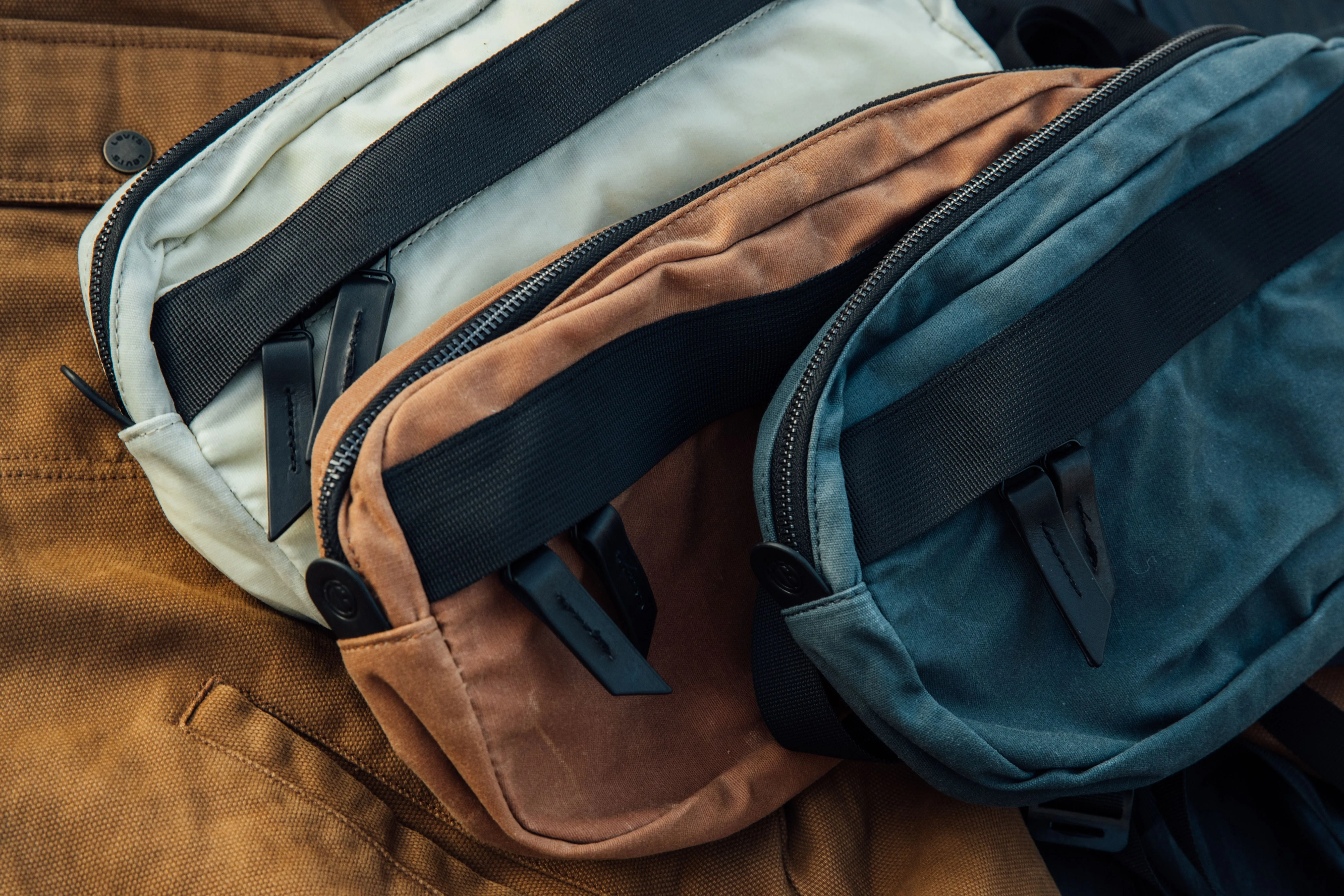 Canyon Crossbody Pack - Frost Waxed Canvas