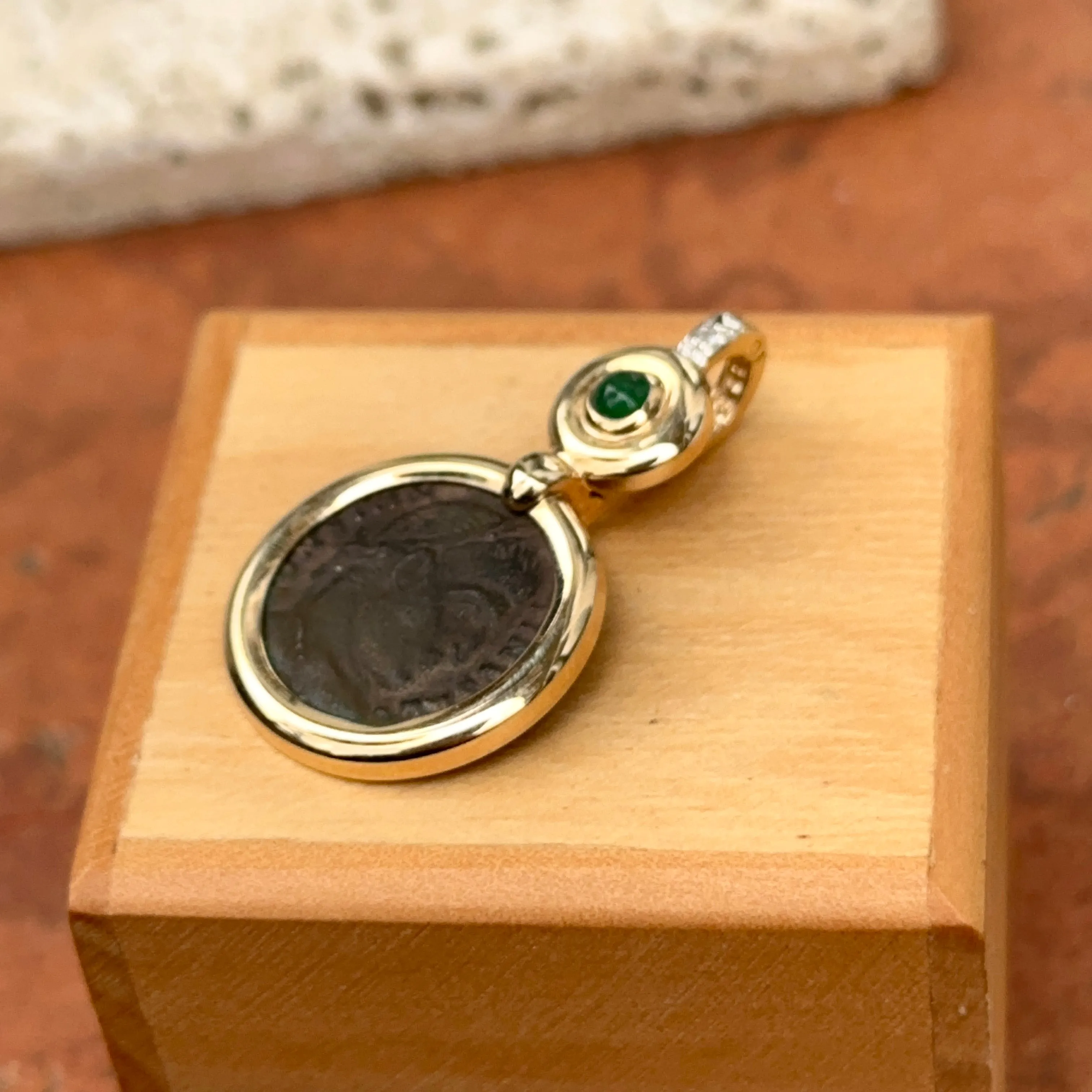 Estate 14KT Yellow Gold Emerald   Diamond Roman Coin Pendant