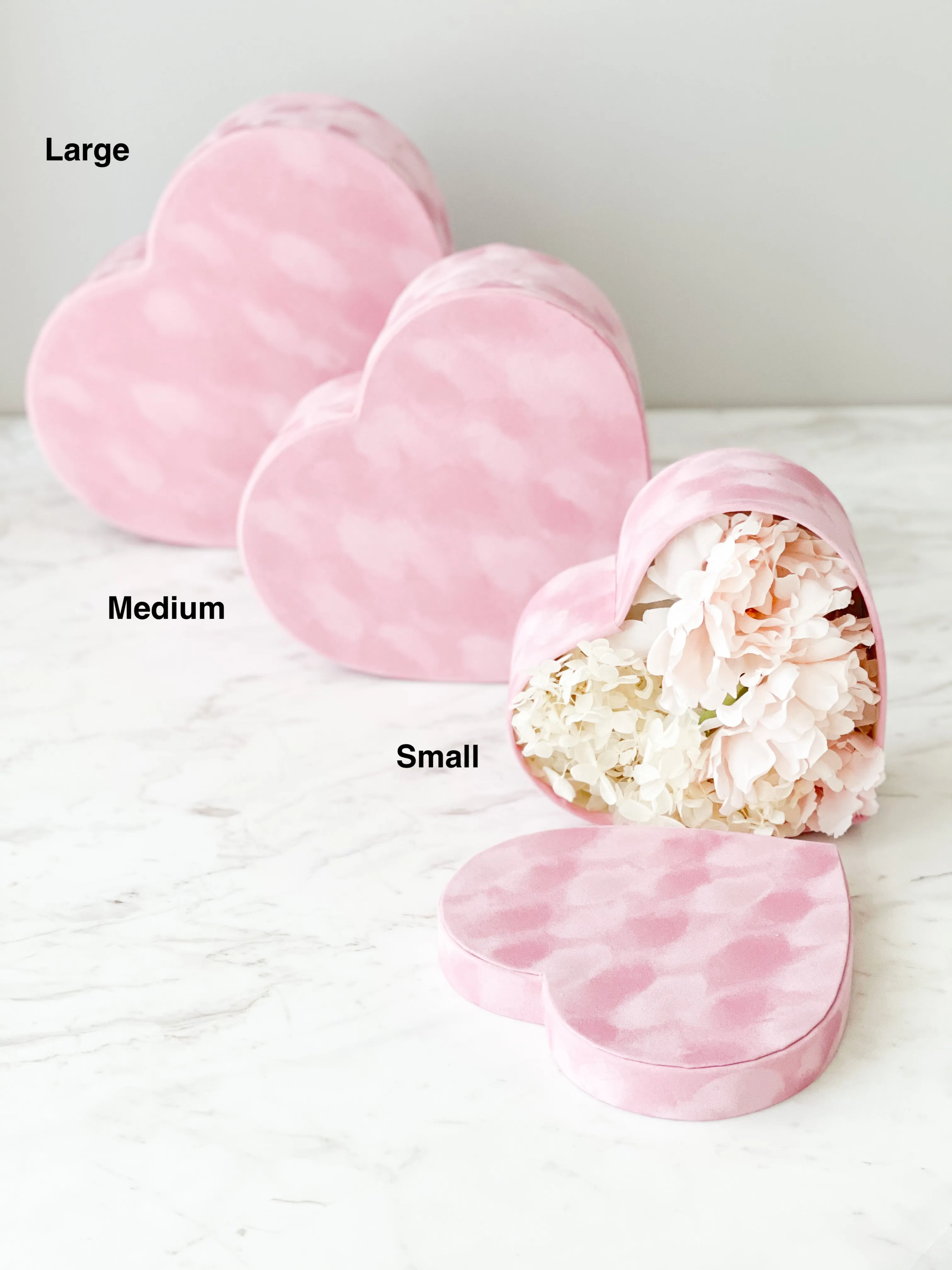 Heart-Shaped Velvet Gift Box with Lid