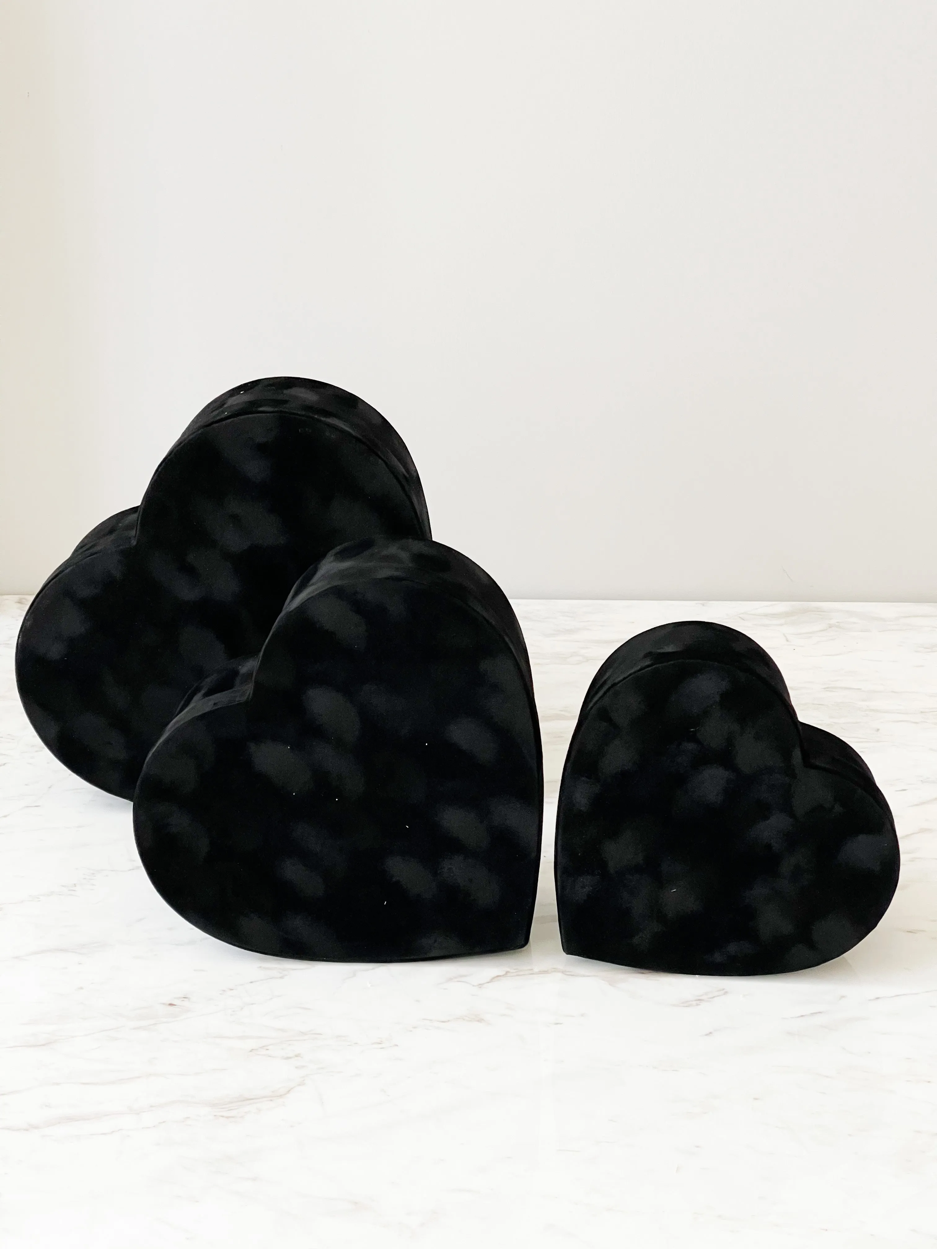 Heart-Shaped Velvet Gift Box with Lid