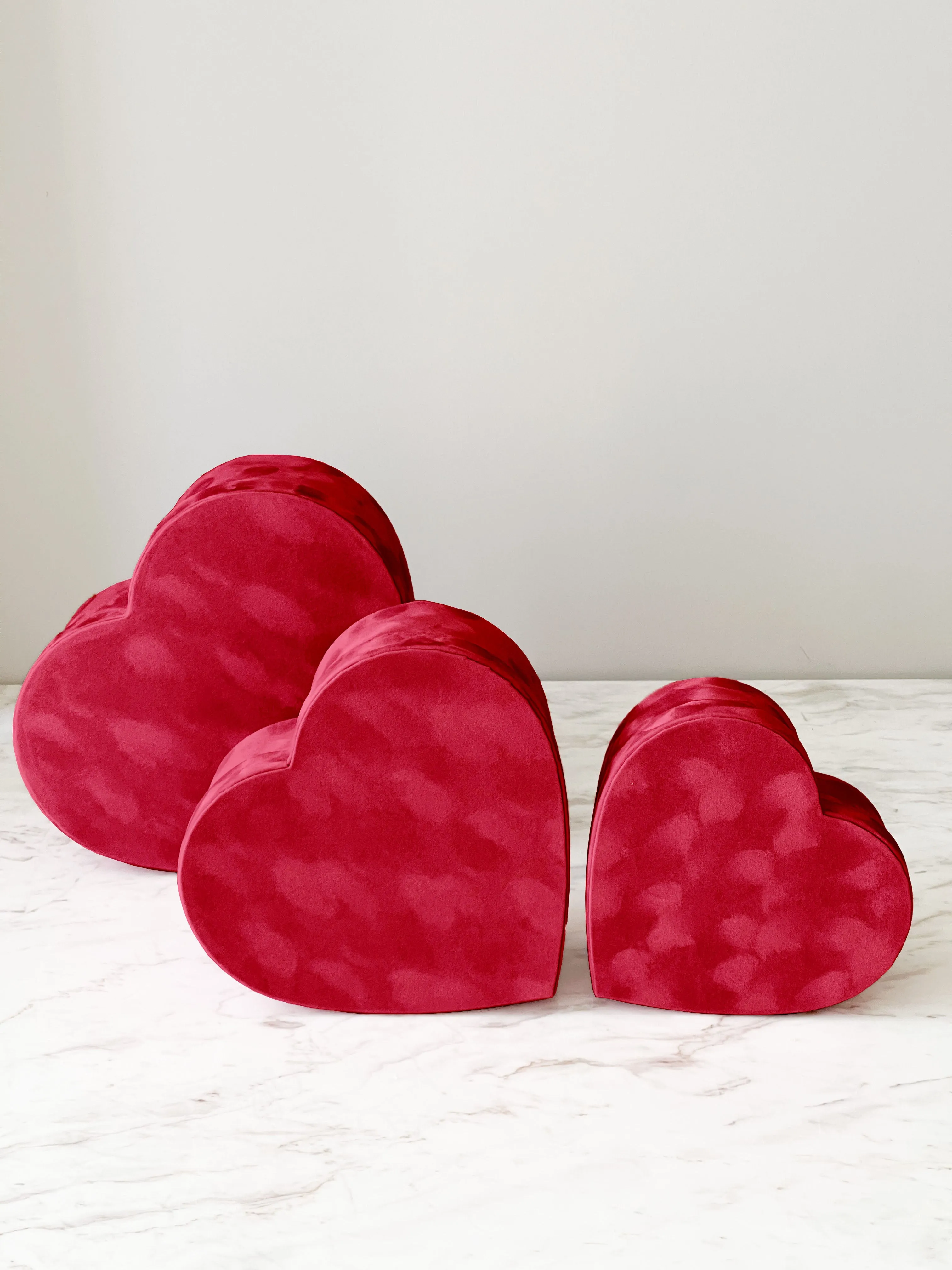 Heart-Shaped Velvet Gift Box with Lid