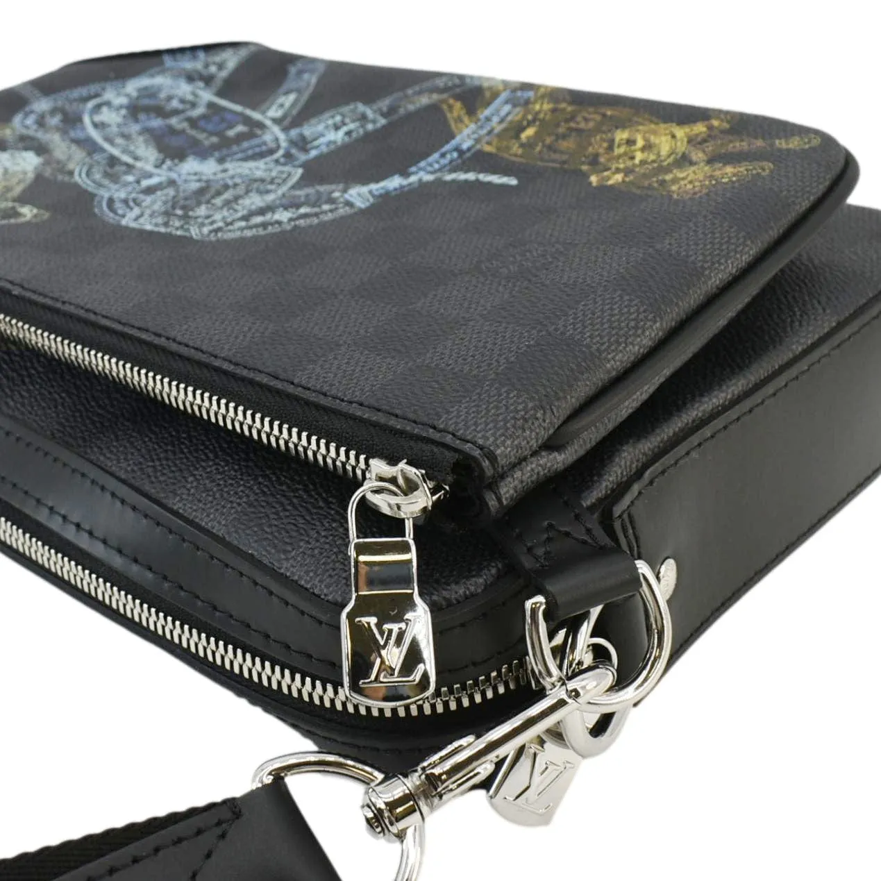 LOUIS VUITTON Trio Damier Graphite Wild Animals Messenger Bag Black