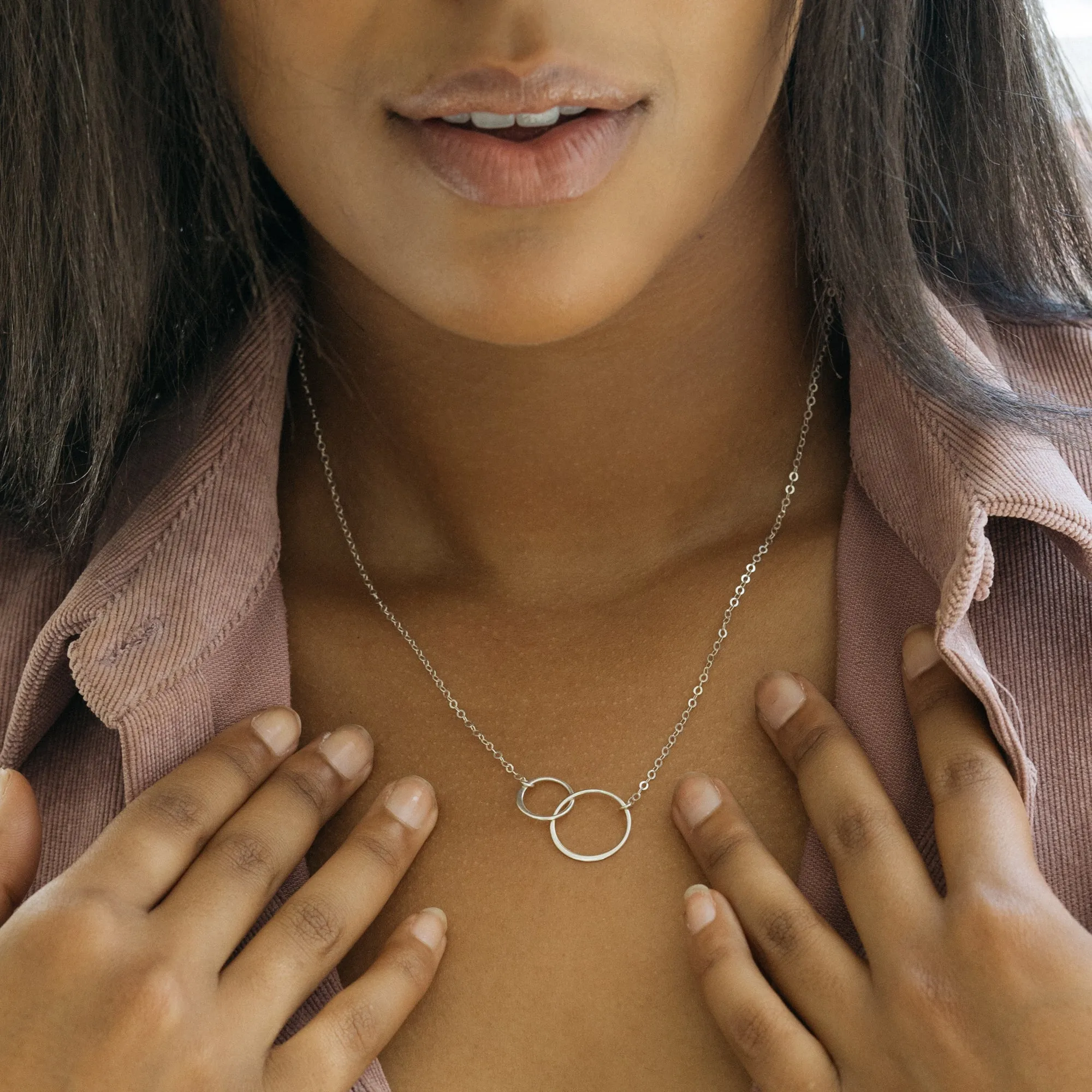 Mother and Daughter Interlocking Circle Necklace