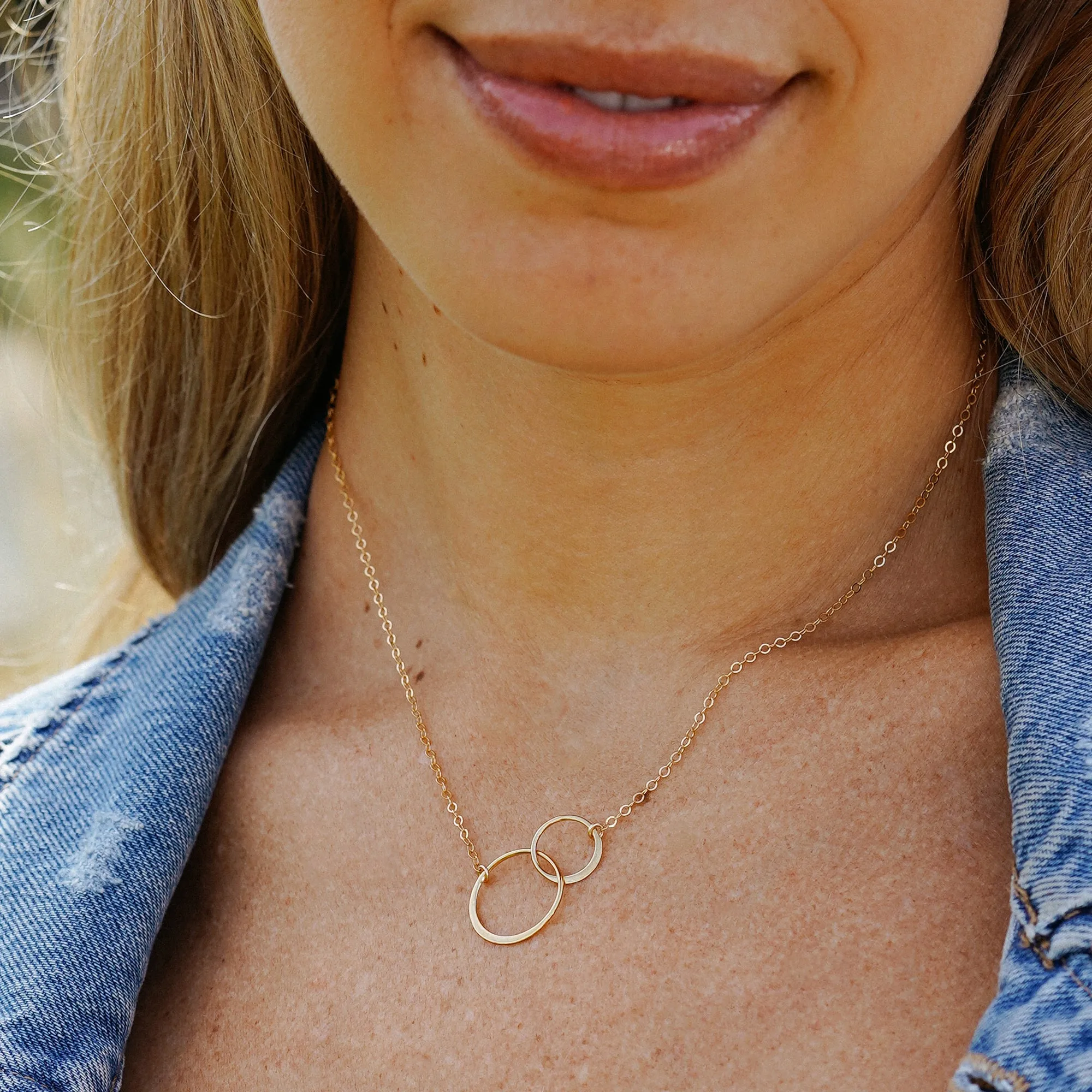 Mother and Daughter Interlocking Circle Necklace