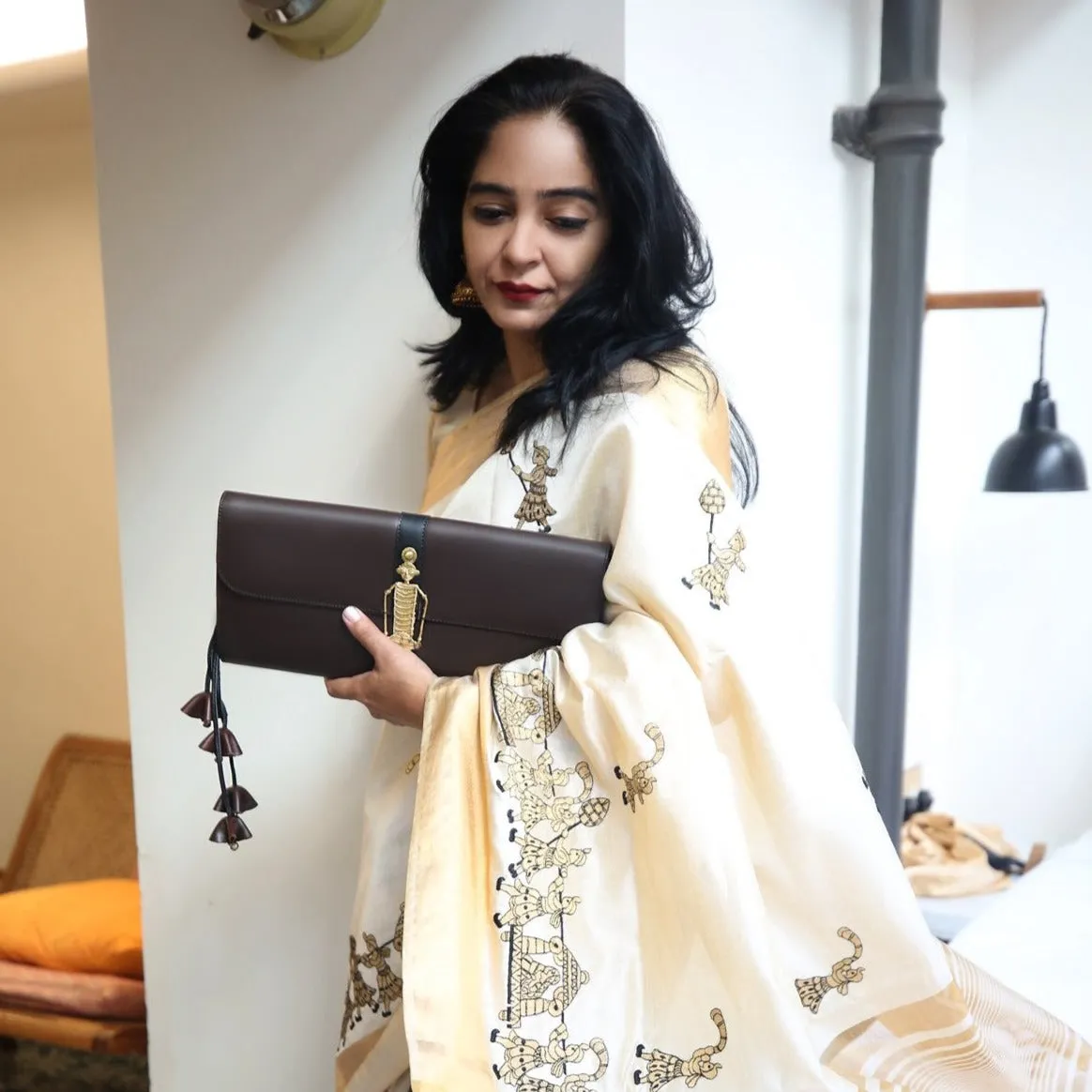 "Ekaya" HANDHELD CLUTCH
