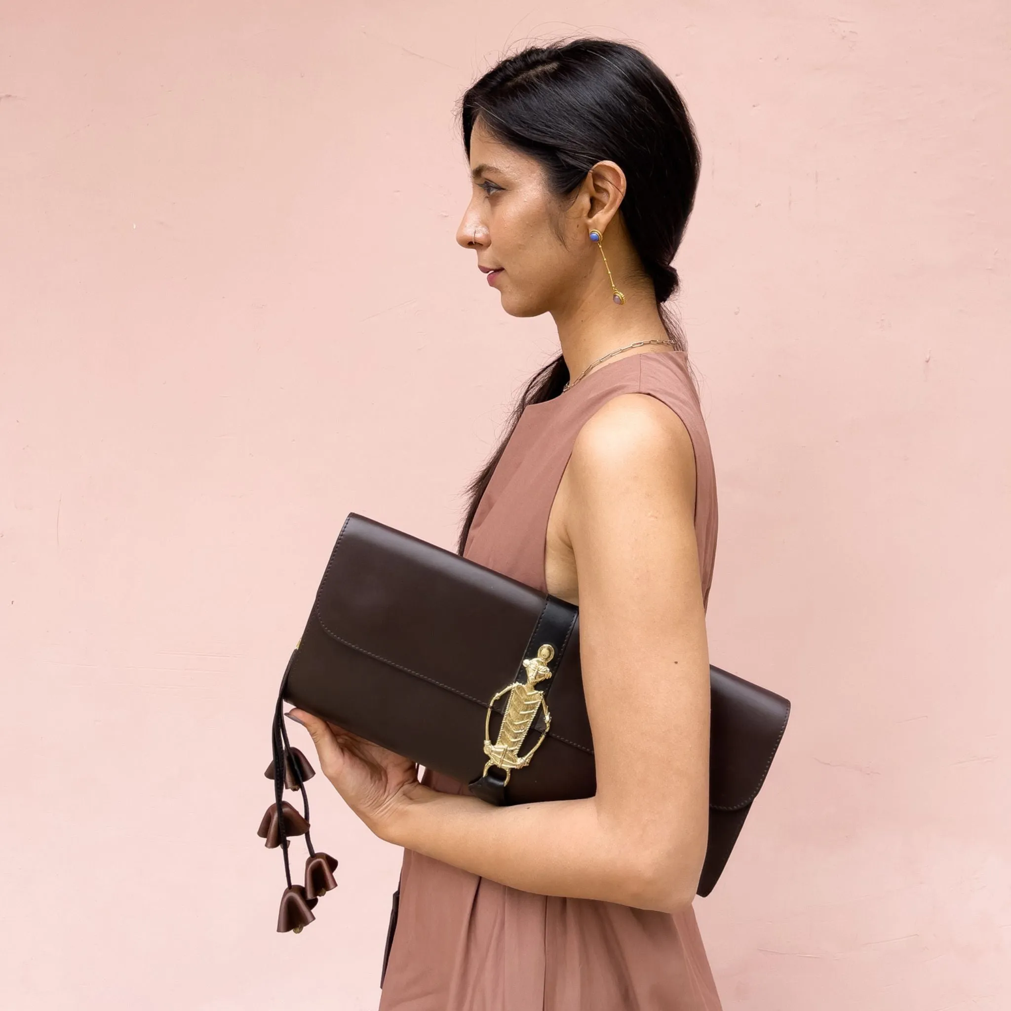 "Ekaya" HANDHELD CLUTCH