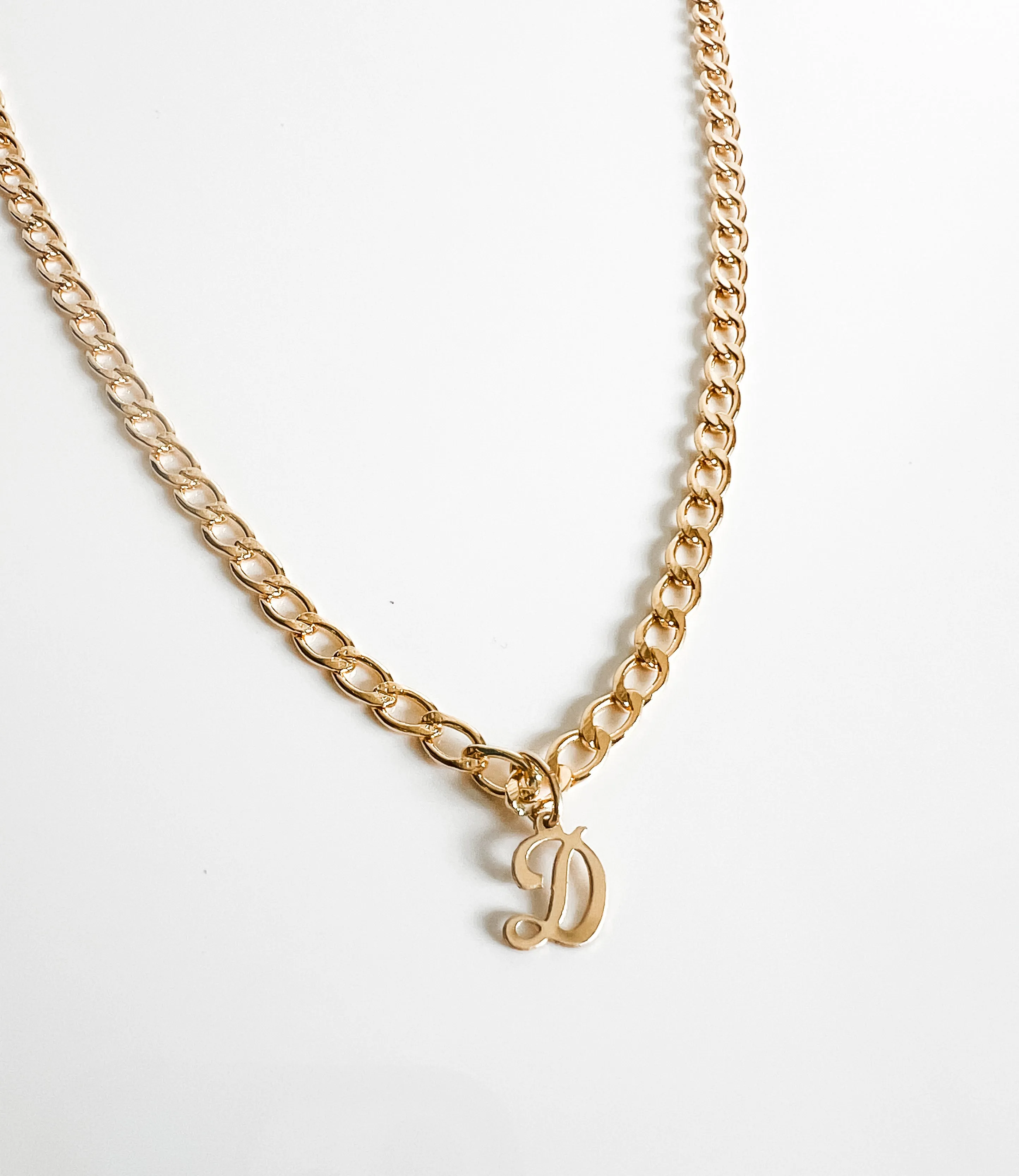 SCRIPT INITIAL NECKLACE